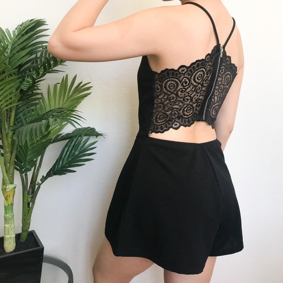 Black Romper - Open back with laces details - Picture 3 of 4
